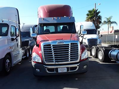 Used 2017 Freightliner Cascadia Day Cab 6x4, Semi Truck for sale #679598 - photo 2