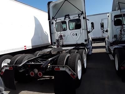 Used 2018 Freightliner Cascadia Day Cab 6x4, Semi Truck for sale #750733 - photo 2