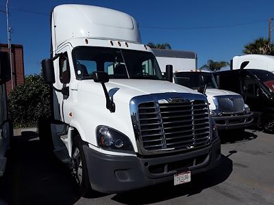 Used 2019 Freightliner Cascadia Day Cab 6x4, Semi Truck for sale #829252 - photo 1