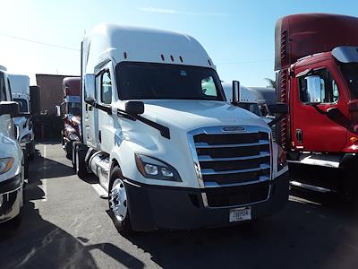 Used 2019 Freightliner Cascadia Sleeper Cab 6x4, Semi Truck for sale #863492 - photo 1