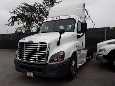 Used 2019 Freightliner Cascadia Day Cab 6x4, Semi Truck for sale #869626 - photo 1