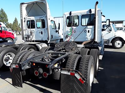 Used 2019 Freightliner Cascadia Day Cab 6x4, Semi Truck for sale #877003 - photo 2