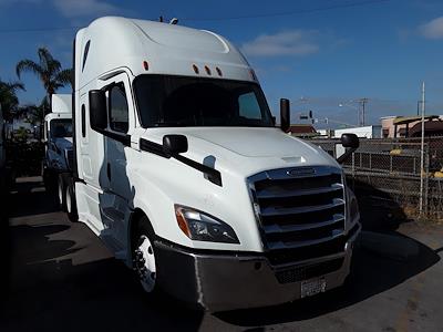 Used 2019 Freightliner Cascadia Sleeper Cab 6x4, Semi Truck for sale #881909 - photo 1