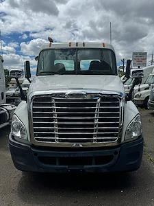 Used 2015 Freightliner Cascadia Day Cab 6x4, Semi Truck for sale #339305 - photo 1