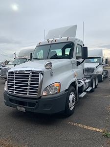 Used 2016 Freightliner Cascadia Day Cab 6x4, Semi Truck for sale #359710 - photo 1