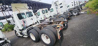 Used 2016 Freightliner Cascadia Day Cab 6x4, Semi Truck for sale #649908 - photo 2