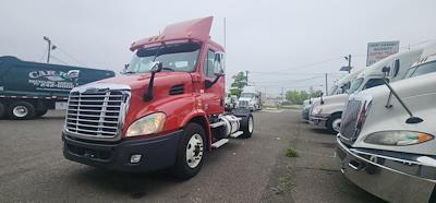 Used 2016 Freightliner Cascadia Day Cab 4x2, Semi Truck for sale #657979 - photo 1