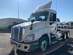 Used 2017 Freightliner Cascadia Day Cab 6x4, Semi Truck for sale #665024 - photo 3
