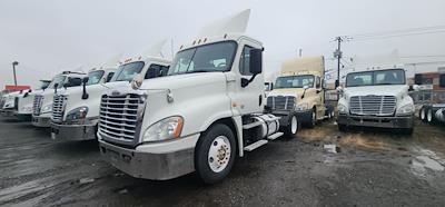 Used 2018 Freightliner Cascadia Day Cab 4x2, Semi Truck for sale #788889 - photo 1