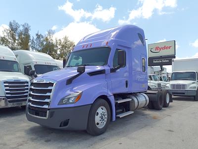 Used 2021 Freightliner Cascadia Sleeper Cab 6x4, Semi Truck for sale #266908 - photo 1