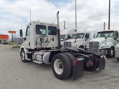 Used 2014 Freightliner Cascadia Day Cab 4x2, Semi Truck for sale #551554 - photo 2