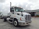 Used 2014 Freightliner Cascadia Day Cab 4x2, Semi Truck for sale #551554 - photo 4