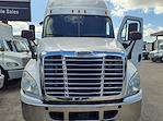 Used 2019 Freightliner Cascadia Sleeper Cab 6x4, Semi Truck for sale #813258 - photo 4