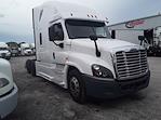 Used 2019 Freightliner Cascadia Sleeper Cab 6x4, Semi Truck for sale #821252 - photo 4
