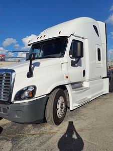 Used 2019 Freightliner Cascadia Sleeper Cab 6x4, Semi Truck for sale #821305 - photo 1