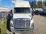 Used 2019 Freightliner Cascadia Sleeper Cab 6x4, Semi Truck for sale #821305 - photo 3
