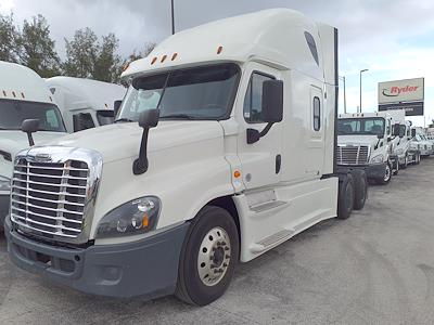 Used 2019 Freightliner Cascadia Sleeper Cab 6x4, Semi Truck for sale #867920 - photo 1