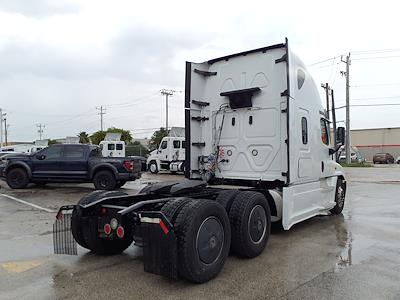 Used 2019 Freightliner Cascadia Sleeper Cab 6x4, Semi Truck for sale #867925 - photo 2