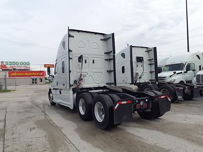 Used 2020 Freightliner Cascadia Sleeper Cab 6x4, Semi Truck for sale #879802 - photo 2