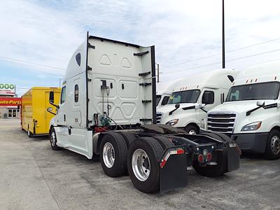 Used 2020 Freightliner Cascadia Sleeper Cab 6x4, Semi Truck for sale #879804 - photo 2