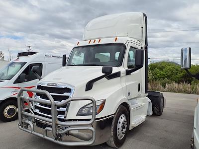 Used 2019 Freightliner Cascadia Day Cab 4x2, Semi Truck for sale #270107 - photo 1