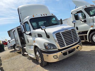 Used 2015 Freightliner Cascadia Day Cab 4x2, Semi Truck for sale #573146 - photo 1