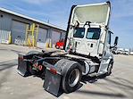 Used 2015 Freightliner Cascadia Day Cab 4x2, Semi Truck for sale #573146 - photo 2