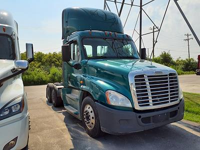 Used 2017 Freightliner Cascadia Day Cab 6x4, Semi Truck for sale #679863 - photo 1