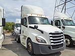 Used 2018 Freightliner Cascadia Day Cab 6x4, Semi Truck for sale #750262 - photo 4