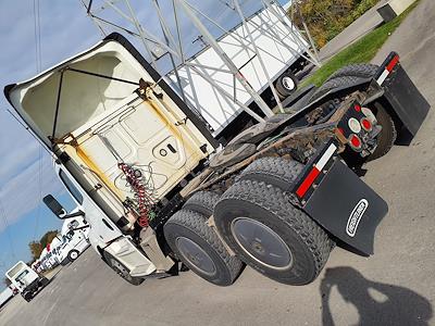 Used 2018 Freightliner Cascadia Day Cab 6x4, Semi Truck for sale #750271 - photo 2