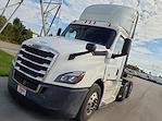 Used 2018 Freightliner Cascadia Day Cab 6x4, Semi Truck for sale #750271 - photo 1