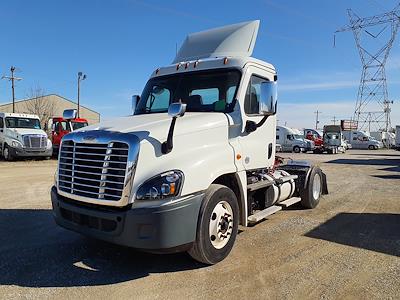 Used 2018 Freightliner Cascadia Day Cab 4x2, Semi Truck for sale #765619 - photo 1