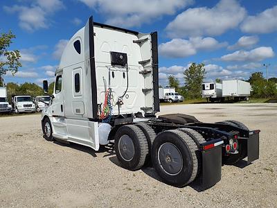 Used 2019 Freightliner Cascadia Sleeper Cab 6x4, Semi Truck for sale #860710 - photo 2