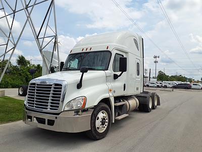 Used 2019 Freightliner Cascadia Sleeper Cab 6x4, Semi Truck for sale #867114 - photo 1