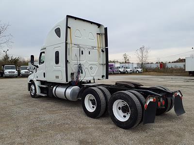 Used 2019 Freightliner Cascadia Sleeper Cab 6x4, Semi Truck for sale #867287 - photo 2