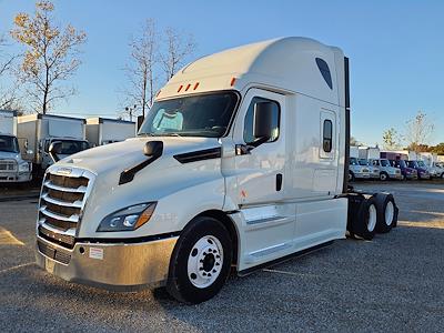 Used 2019 Freightliner Cascadia Sleeper Cab 6x4, Semi Truck for sale #875092 - photo 1