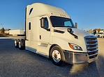 Used 2019 Freightliner Cascadia Sleeper Cab 6x4, Semi Truck for sale #875092 - photo 4