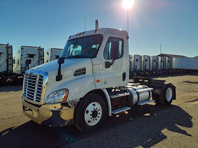 Used 2014 Freightliner Cascadia Day Cab 4x2, Semi Truck for sale #304268 - photo 1