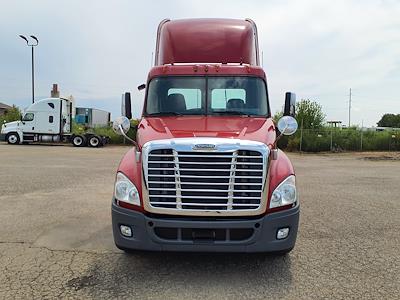 Used 2013 Freightliner Cascadia Day Cab 4x2, Semi Truck for sale #504940 - photo 1