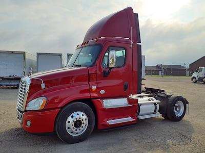 Used 2013 Freightliner Cascadia Day Cab 4x2, Semi Truck for sale #504941 - photo 1