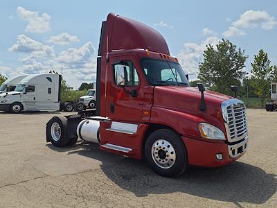 Used 2013 Freightliner Cascadia Day Cab 4x2, Semi Truck for sale #504945 - photo 1