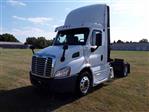 Used 2014 Freightliner Cascadia Day Cab 4x2, Semi Truck for sale #523604 - photo 1