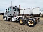 Used 2014 Freightliner Cascadia Day Cab 6x4, Semi Truck for sale #530156 - photo 2