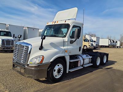 Used 2014 Freightliner Cascadia Day Cab 6x4, Semi Truck for sale #545303 - photo 1
