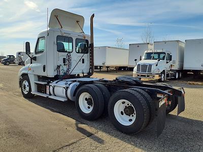 Used 2014 Freightliner Cascadia Day Cab 6x4, Semi Truck for sale #545303 - photo 2