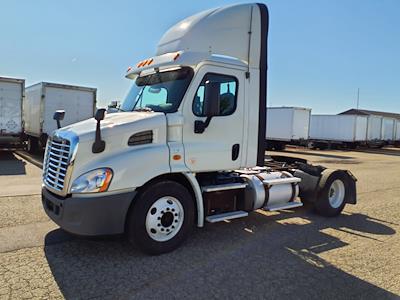 Used 2014 Freightliner Cascadia Day Cab 4x2, Semi Truck for sale #553262 - photo 1