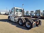 Used 2016 Freightliner Cascadia Day Cab 6x4, Semi Truck for sale #646251 - photo 2