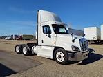 Used 2016 Freightliner Cascadia Day Cab 6x4, Semi Truck for sale #646262 - photo 5