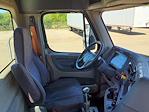 Used 2016 Freightliner Cascadia Day Cab 4x2, Semi Truck for sale #658160 - photo 2