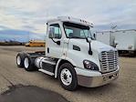 Used 2016 Freightliner Cascadia Day Cab 6x4, Semi Truck for sale #659283 - photo 5